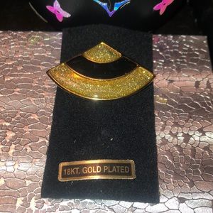 Vintage 18k gold plated brooch pin